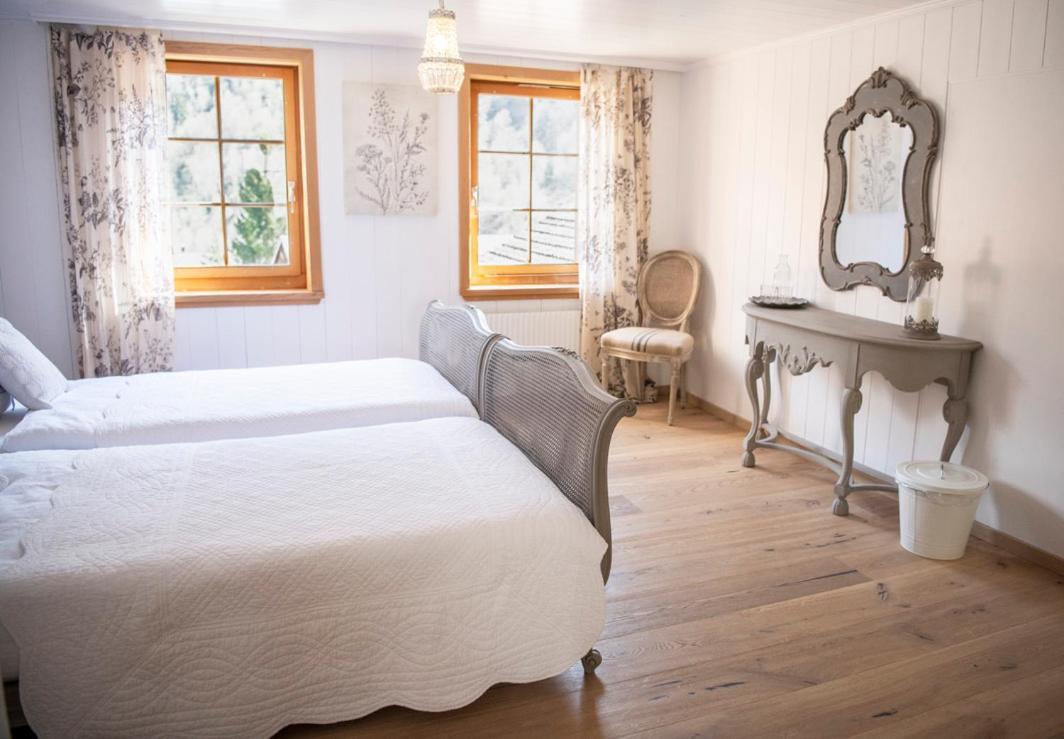 Casa Pasch - Boutique Bed And Breakfast In Cumpadials Sumvitg Exteriér fotografie