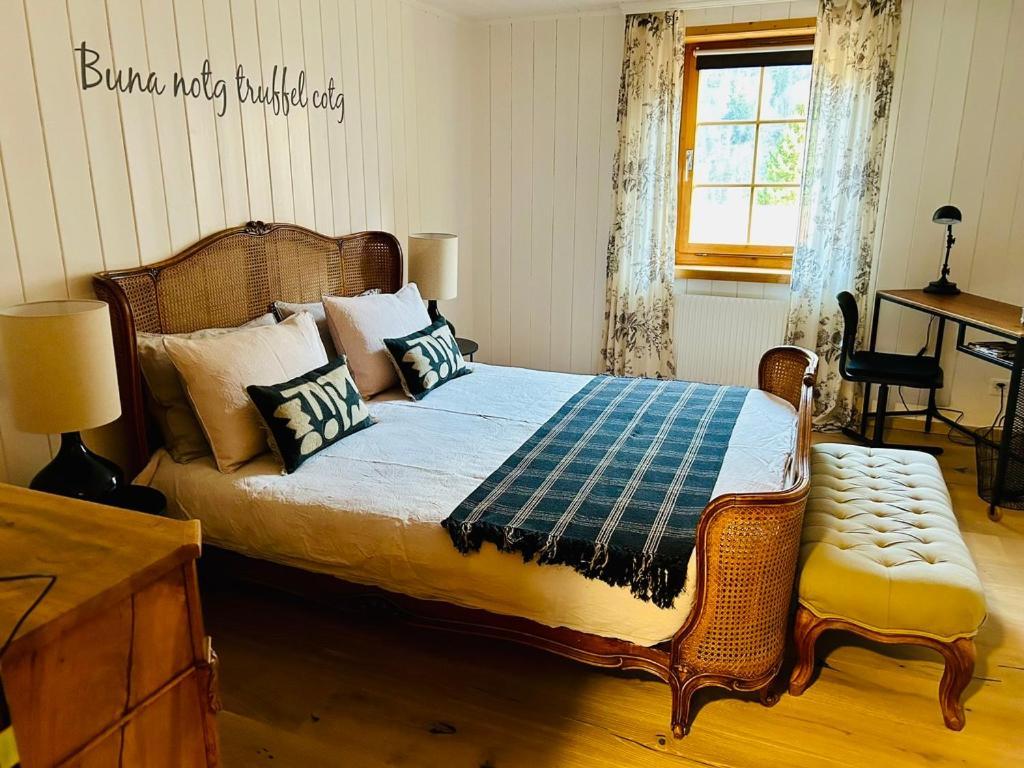 Casa Pasch - Boutique Bed And Breakfast In Cumpadials Sumvitg Exteriér fotografie